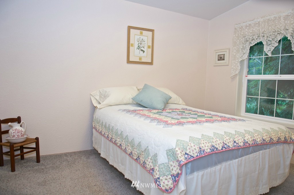 7036 Young Road Northwest Olympia, WA 98502 - Photo 17 of 23 Gallery Image 17