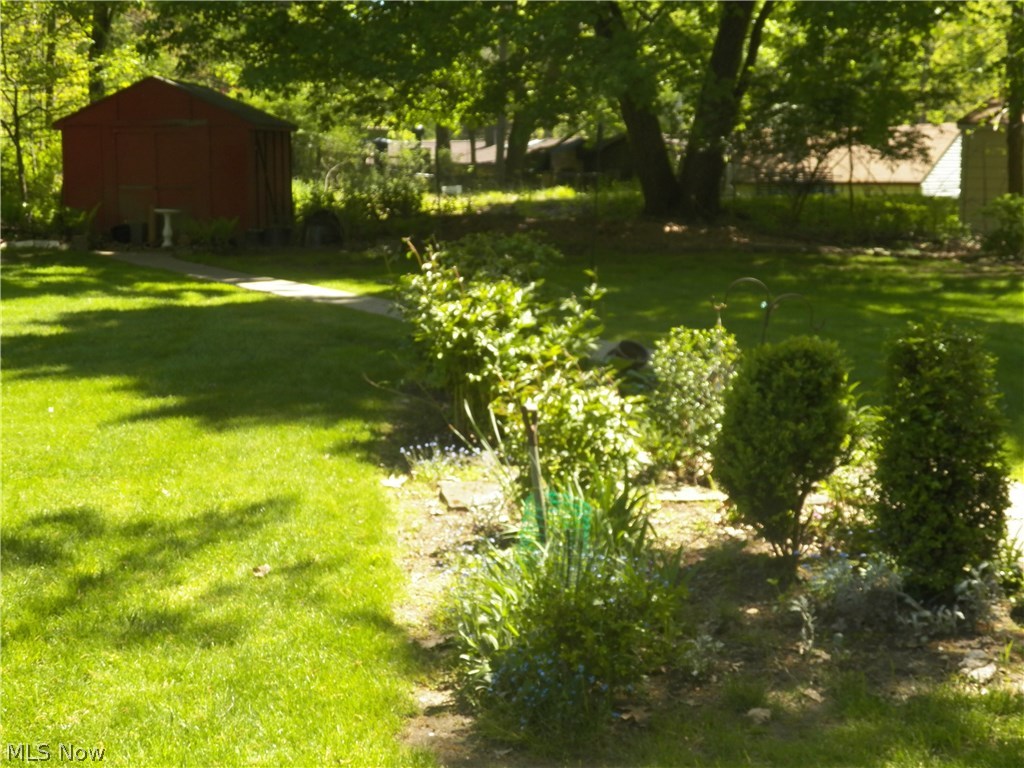 4396 Ammon Road Cleveland, OH 44143 - Photo 4 of 25