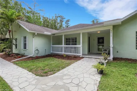 $725,000 | 5810 Lancewood Way, Naples, FL 34116