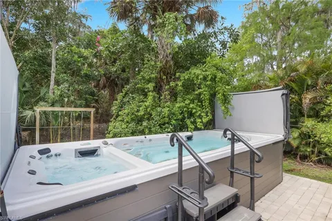 $725,000 | 5810 Lancewood Way, Naples, FL 34116
