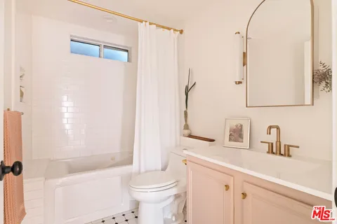 $1,175,000 | 1650 Micheltorena Street, Unit C, Los Angeles, CA 90026