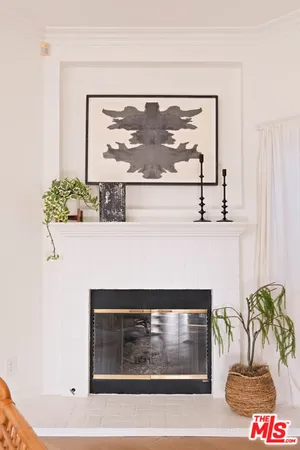 a picture of a living room