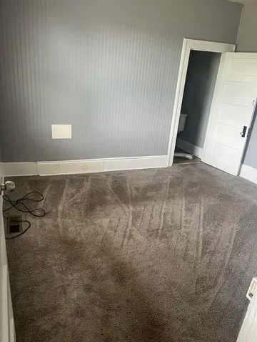 a view of a utility room