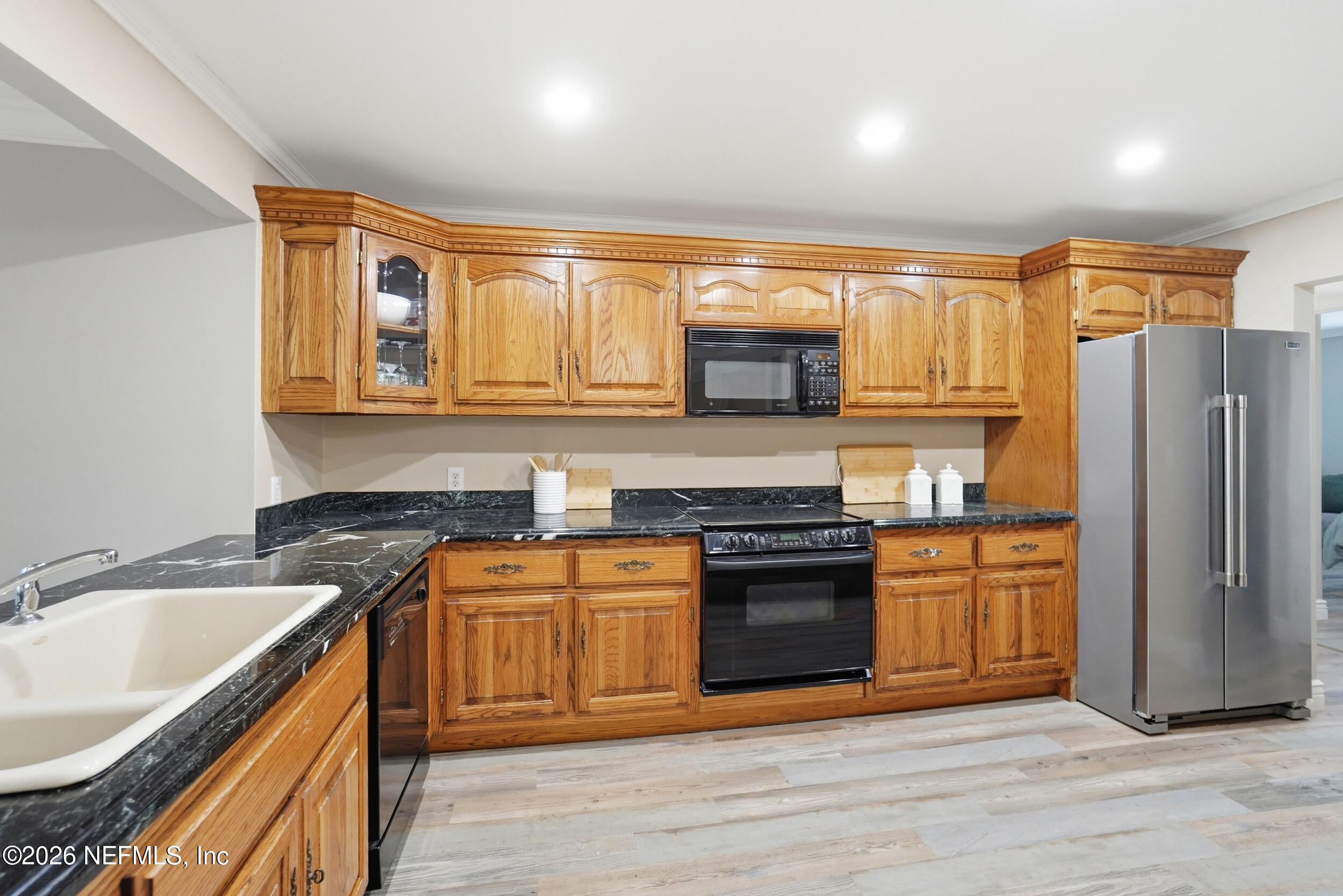 10 10th Street, Unit 9B Atlantic Beach, FL 32233 - Photo 15 of 63 Kitchen
