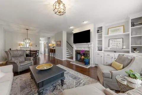 $699,000 | 231 North West Street, Wheaton, IL 60187