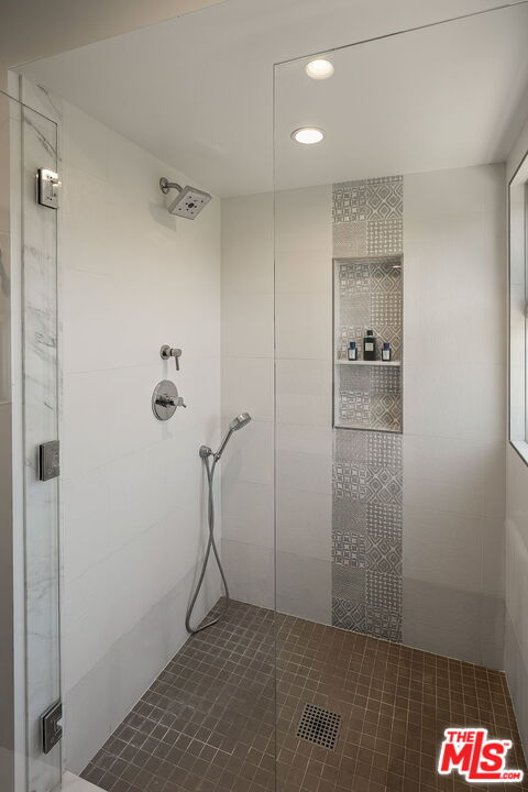 13611 Bayliss Road Los Angeles, CA 90049 - Photo 26 of 57