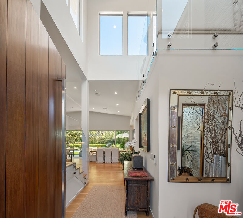 13611 Bayliss Road Los Angeles, CA 90049 - Photo 4 of 57