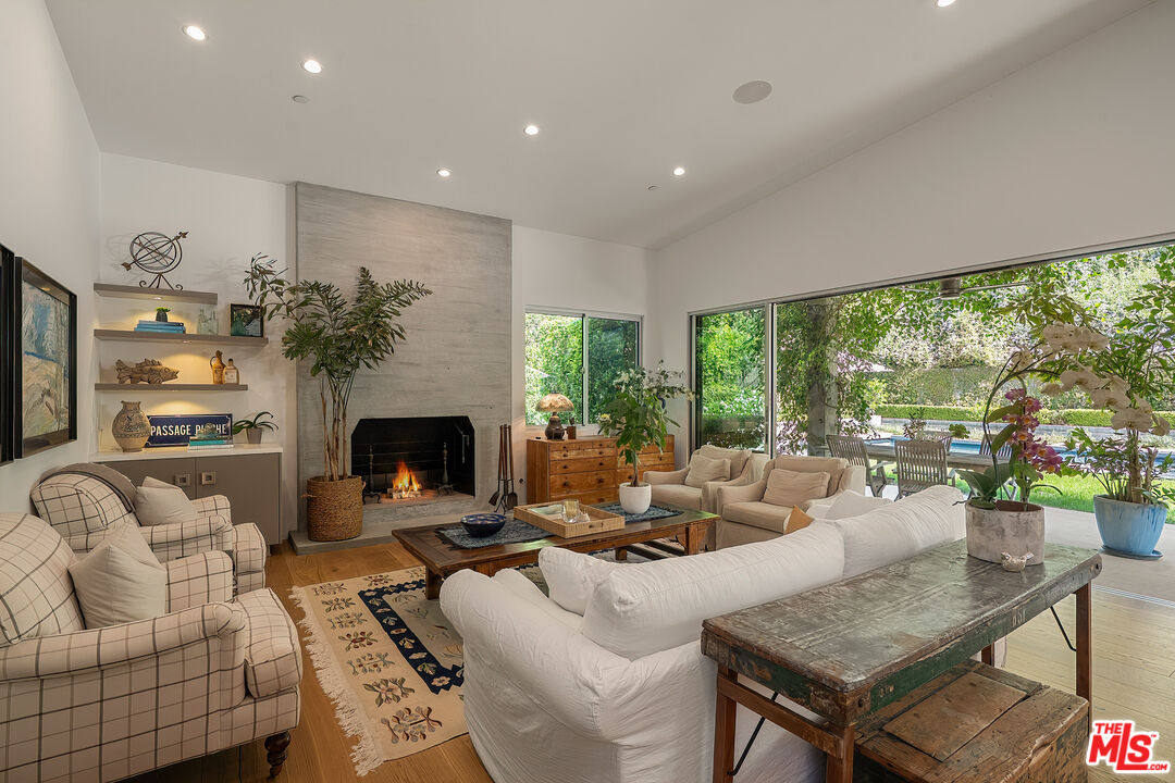 13611 Bayliss Road Los Angeles, CA 90049 - Photo 6 of 57