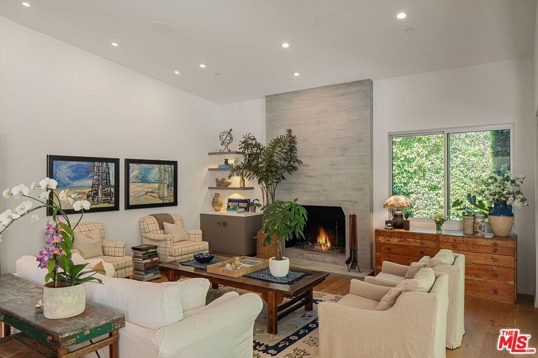 13611 Bayliss Road Los Angeles, CA 90049 - Photo 7 of 57