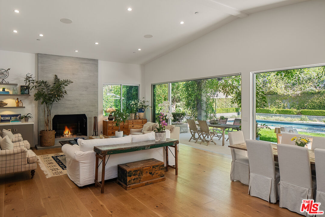 13611 Bayliss Road Los Angeles, CA 90049 - Photo 9 of 57