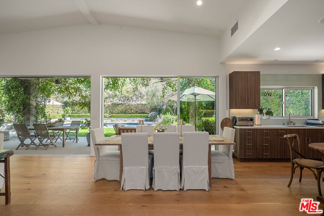 13611 Bayliss Road Los Angeles, CA 90049 - Photo 10 of 57