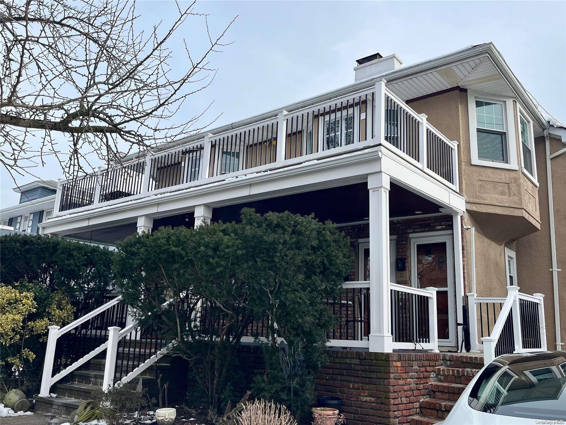 Private upper deck