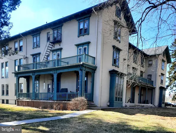 $1,095 | 12 South Filbert Street, Unit C9, Mechanicsburg, PA 17055