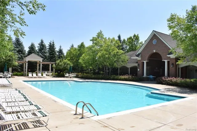 $1,850 | 20209 Chesapeake Circle, Walled Lake, MI 48390