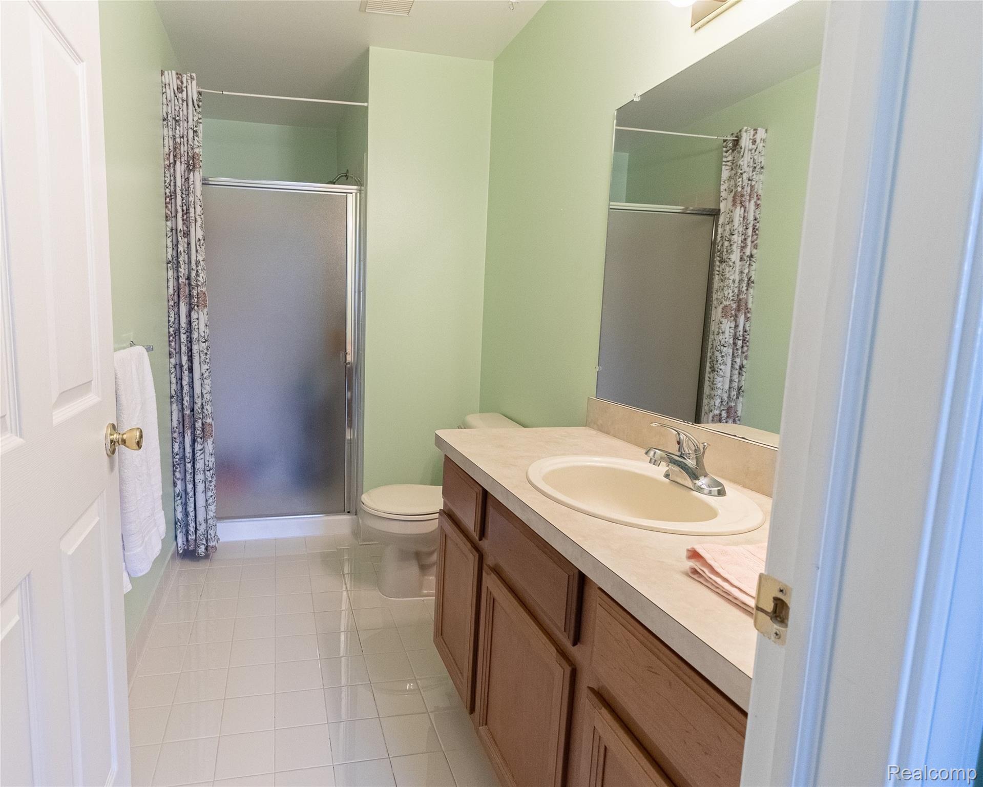 1643 Deepwood Circle Rochester, MI 48307 - Photo 23 of 35 DJ0A3380-HDR.jpg
