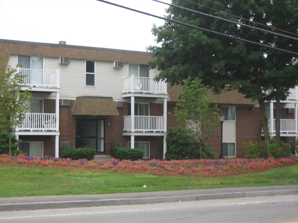 135 East Main Street, Unit R10 Westborough, MA 01581 - Photo 18 of 18 Gallery Image 18