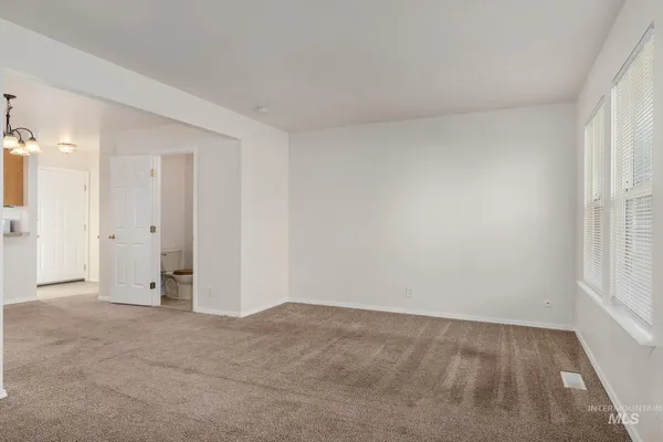 $285,000 | 75 East King Street, Meridian, ID 83642