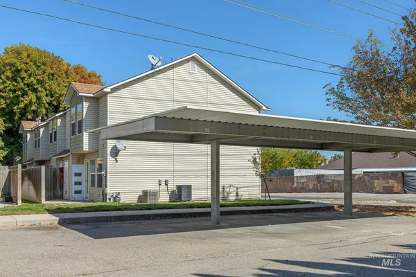 $285,000 | 75 East King Street, Meridian, ID 83642
