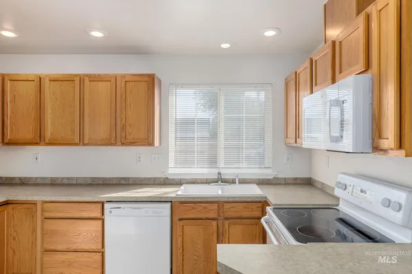 $285,000 | 75 East King Street, Meridian, ID 83642