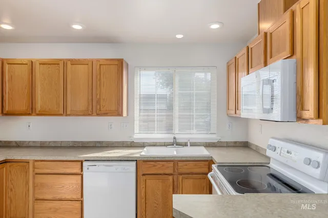 $285,000 | 75 East King Street, Meridian, ID 83642