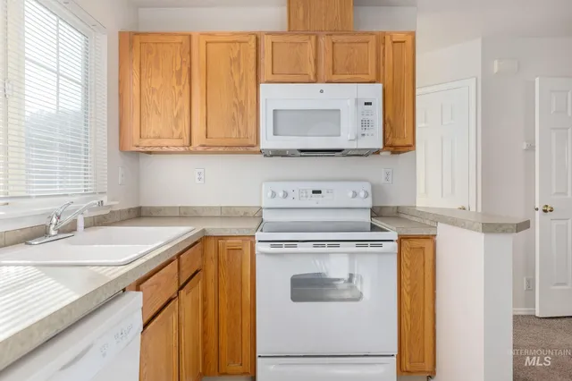 $285,000 | 75 East King Street, Meridian, ID 83642