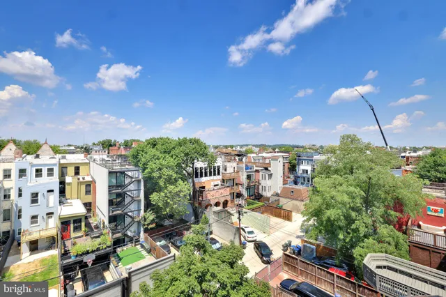 a picture of a bench in a cabinet