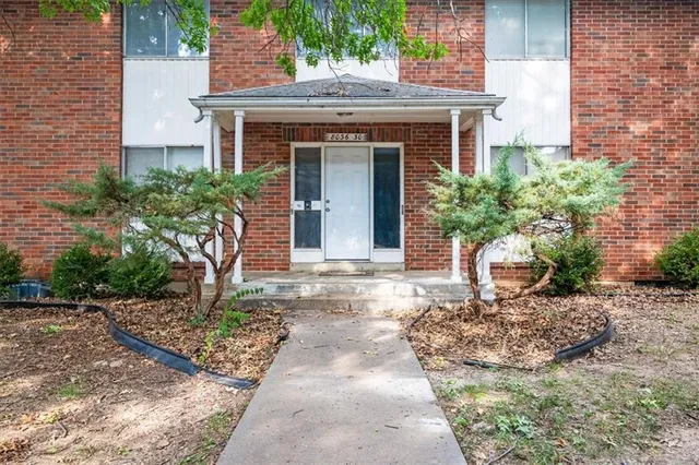 $475,000 | 8030 Campbell Street, Kansas City, MO 64131