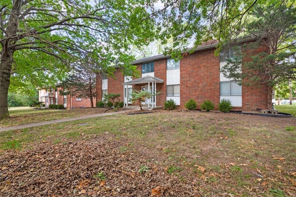 8030 Campbell Street Kansas City, MO 64131 - Photo 2 of 16