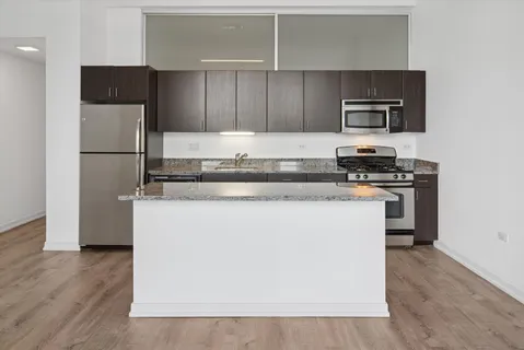 $459,900 | 235 West Van Buren Street, Unit 4613, Chicago, IL 60607