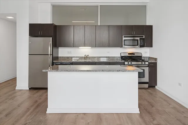 $459,900 | 235 West Van Buren Street, Unit 4613, Chicago, IL 60607