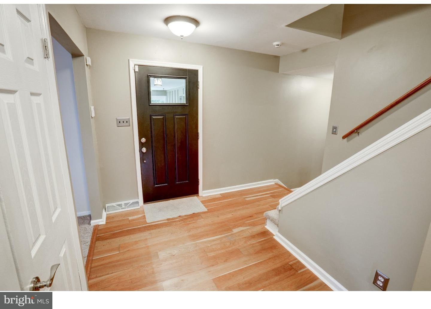 1 Vansant Road Newark, DE 19711 - Photo 7 of 25 Foyer