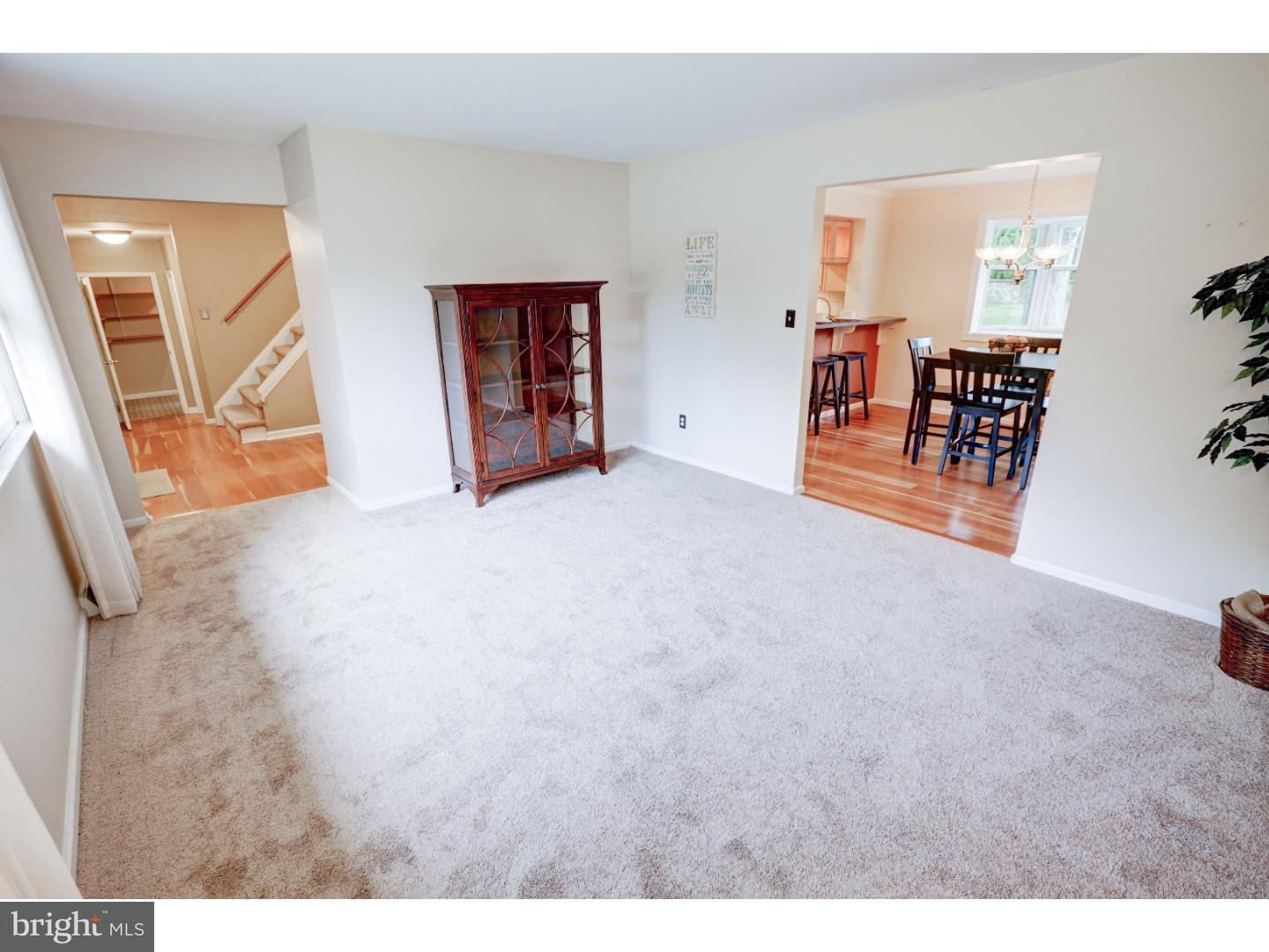 1 Vansant Road Newark, DE 19711 - Photo 8 of 25 Living Room