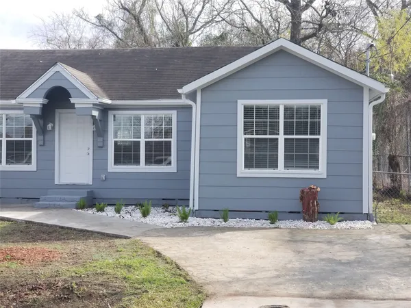 $1,250 | 951 Reverend B J Lewis Drive, Houston, TX 77088