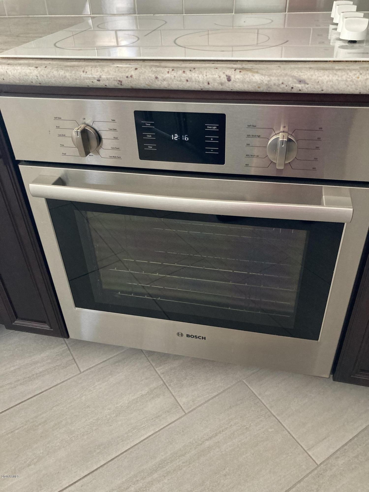 4715 East Hearn Road Phoenix, AZ 85032 - Photo 32 of 34 Oven