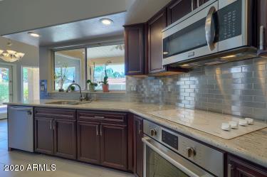 4715 East Hearn Road Phoenix, AZ 85032 - Photo 10 of 34 Kitchen