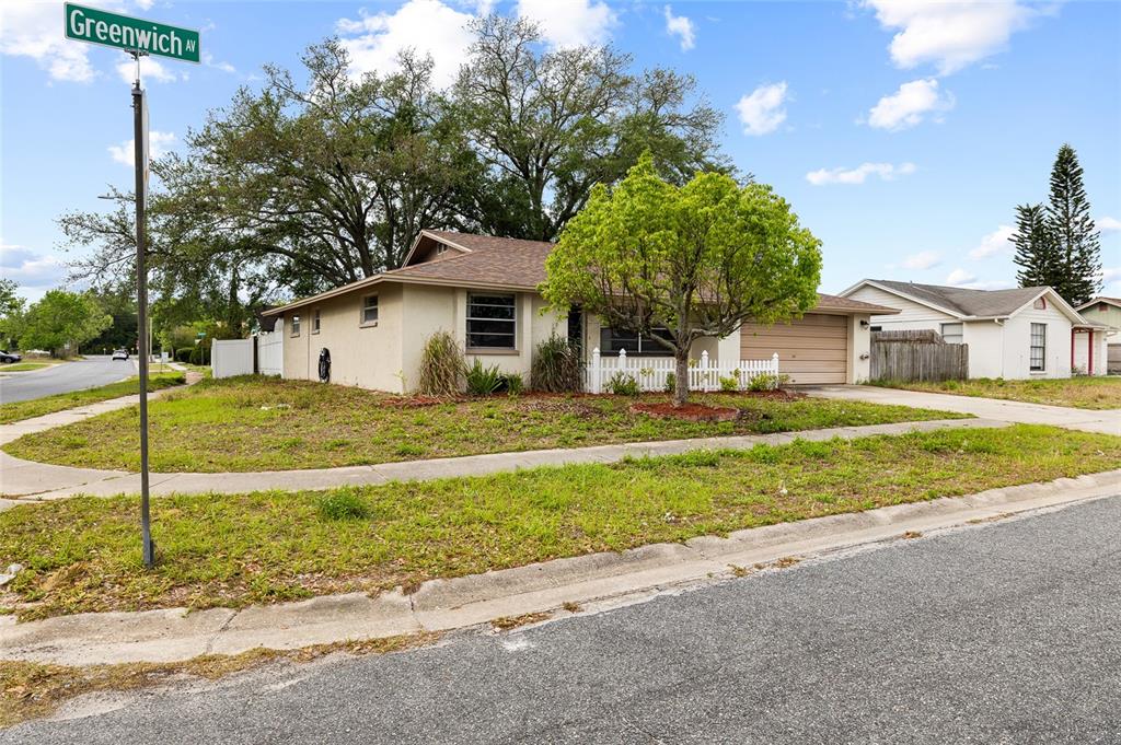 6744 Greenwich Avenue New Port Richey, FL 34653 - Photo 4 of 36