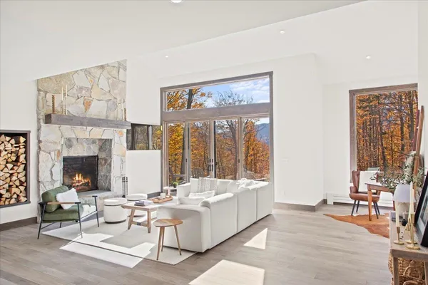 $1,665,000 | 14 Old Ridge Road, Winhall, VT 05340