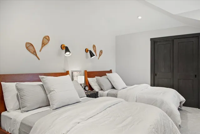 $1,975,000 | 14 Old Ridge Road, Winhall, VT 05340