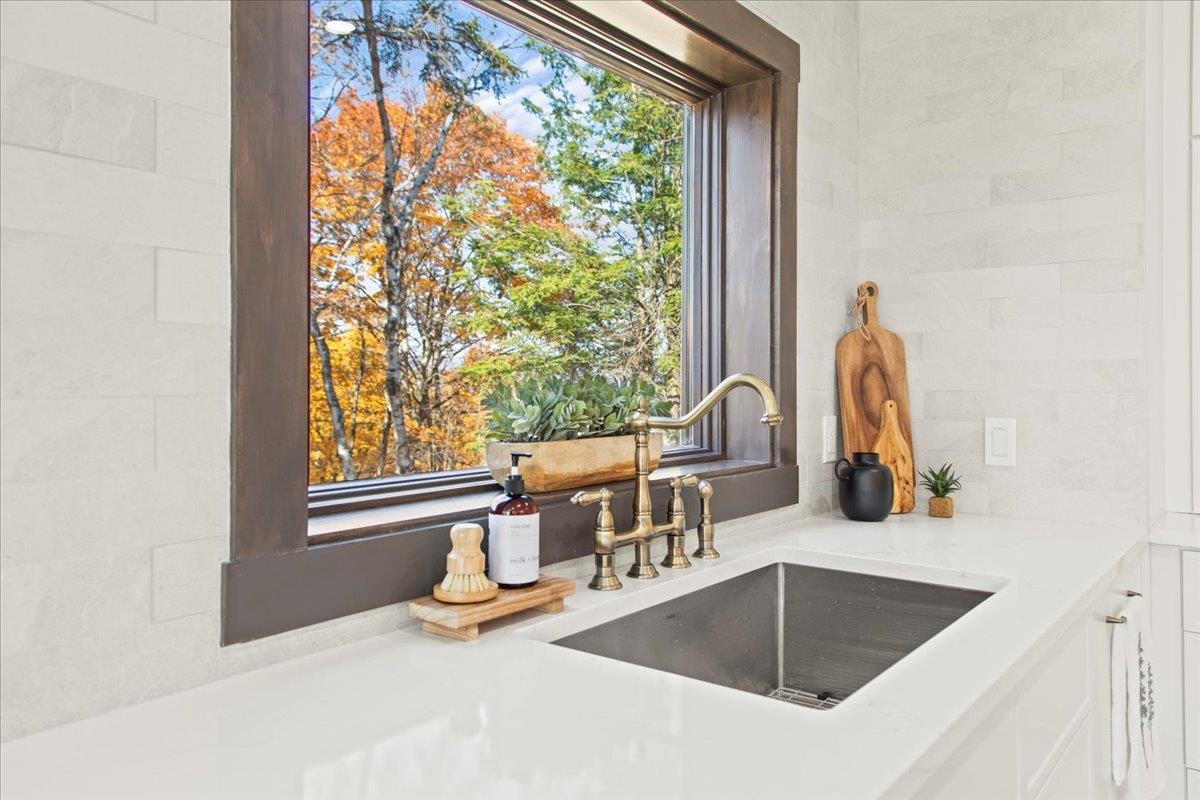 14 Old Ridge Road Winhall, VT 05340 - Photo 8 of 40