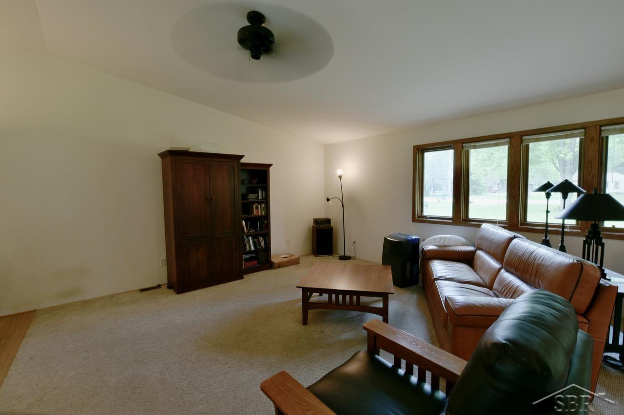 3087 East Gordonville Road Midland, MI 48640 - Photo 9 of 20