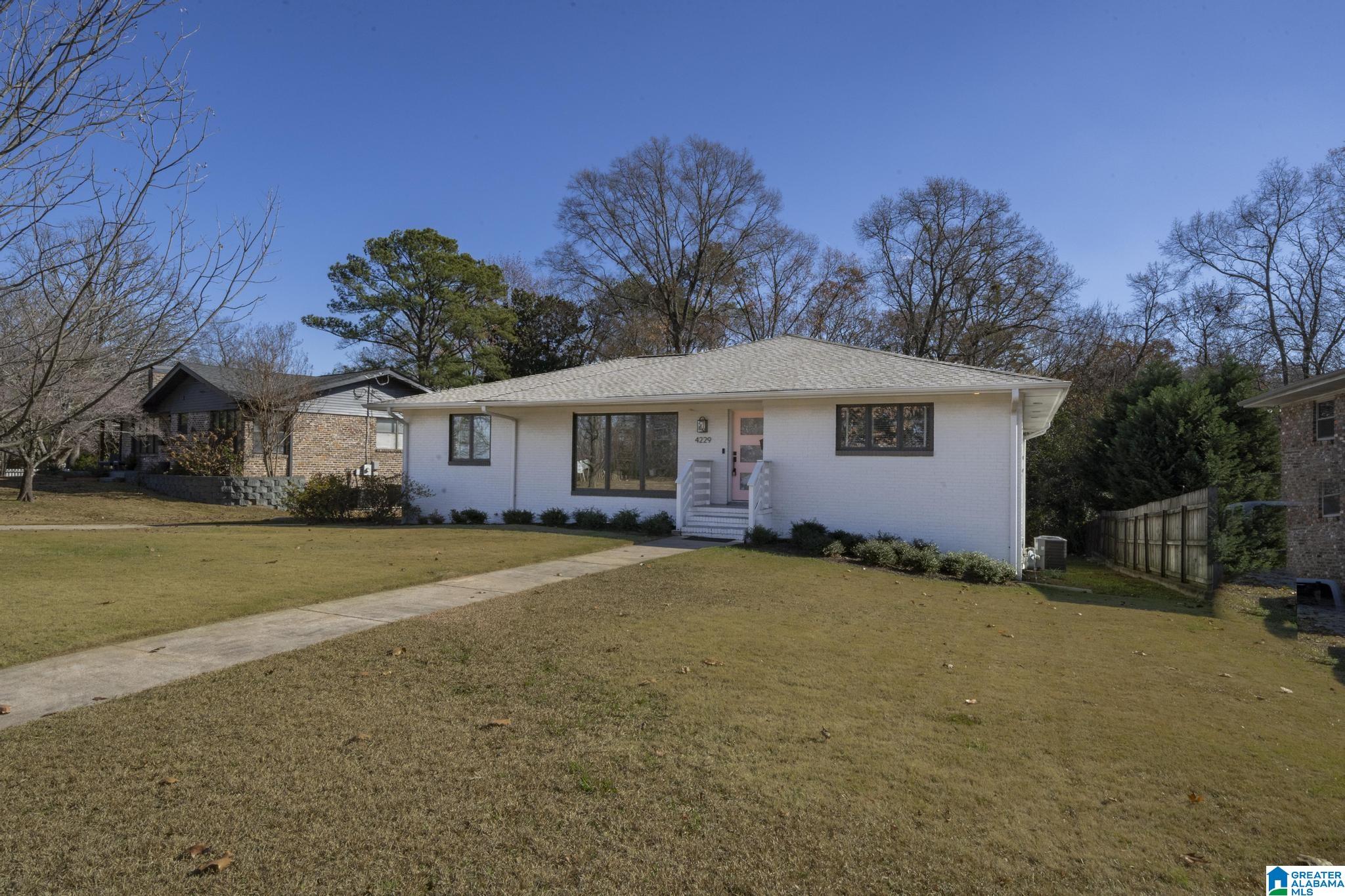 4229 Woodvale Road Birmingham, AL 35222 - Photo 3 of 46