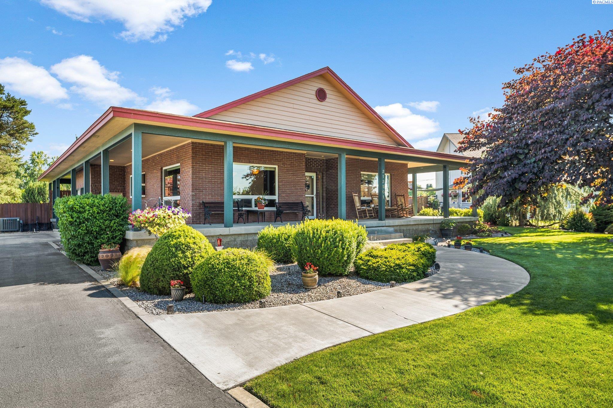 212501 East Finley Road Kennewick, WA 99337 - Photo 2 of 41 Gallery Image 2