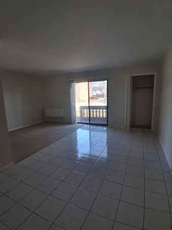 $190,000 | 266 12th Street, Unit 3B, Wheeling, IL 60090