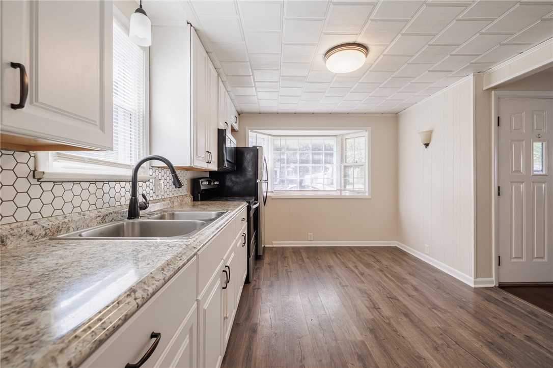 374 Brayton Road Greece, NY 14616 - Photo 3 of 18