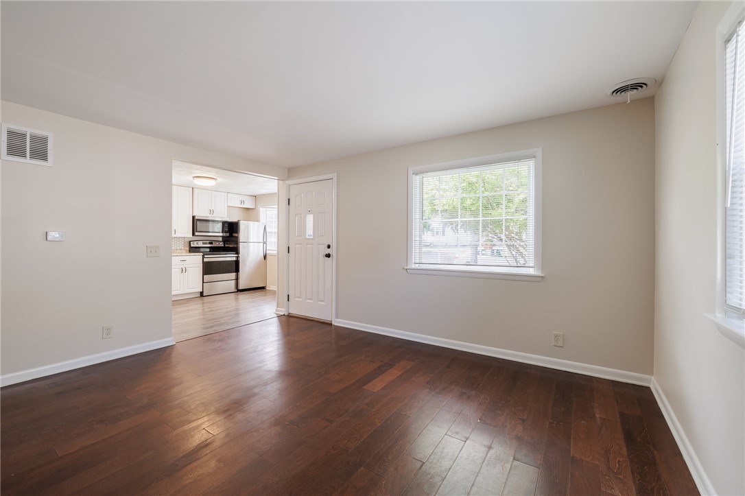 374 Brayton Road Greece, NY 14616 - Photo 10 of 18