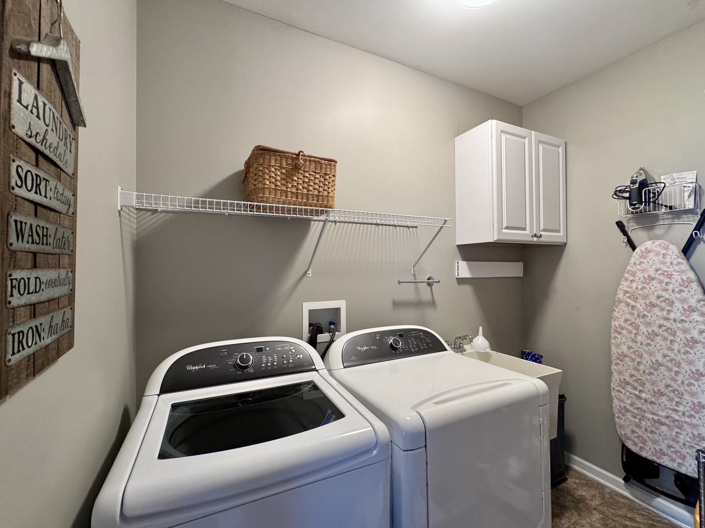 1210 Falcon Ridge Drive Elgin, IL 60124 - Photo 31 of 35 a utility room with dryer and washer