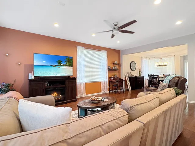 $419,900 | 1210 Falcon Ridge Drive, Elgin, IL 60124