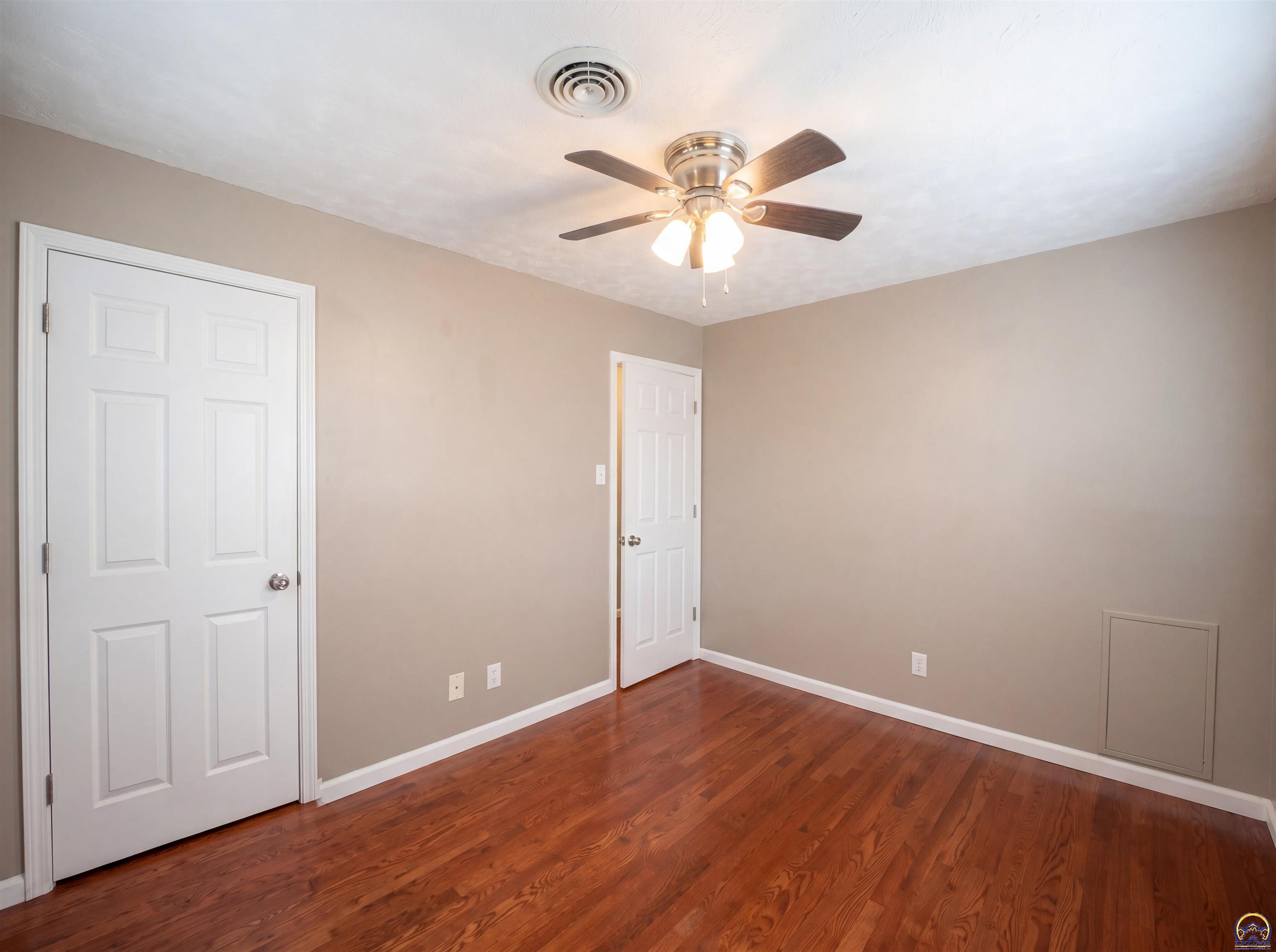 5618 Southwest 14th Street Topeka, KS 66604 - Photo 4 of 15