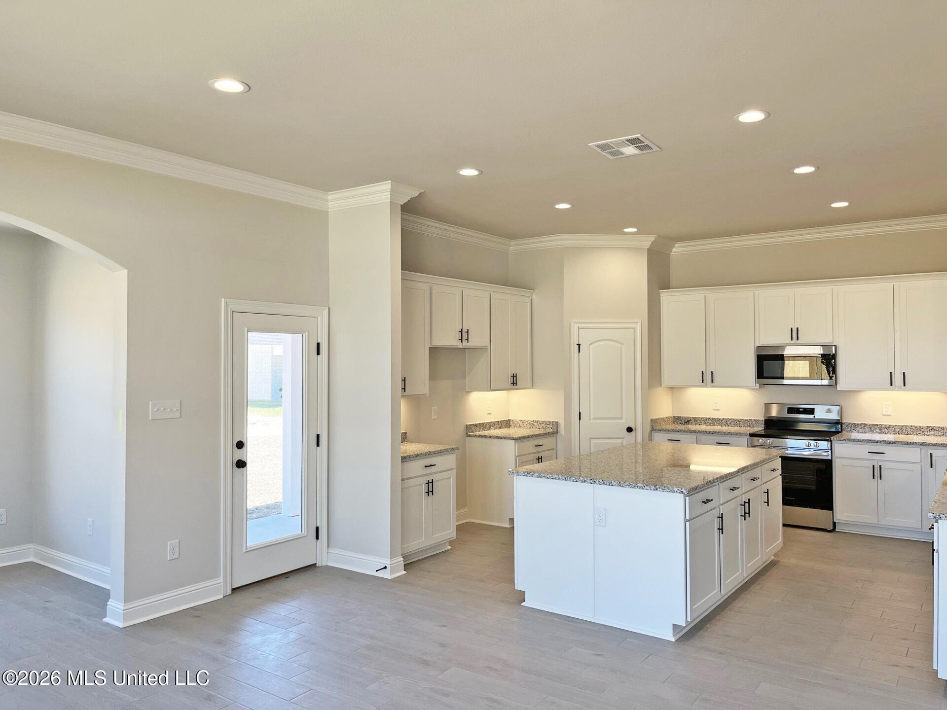 12110 Walker Road Ocean Springs, MS 39564 - Photo 3 of 24 7e9c5379-859f-44fb-80b3-9900773bd498