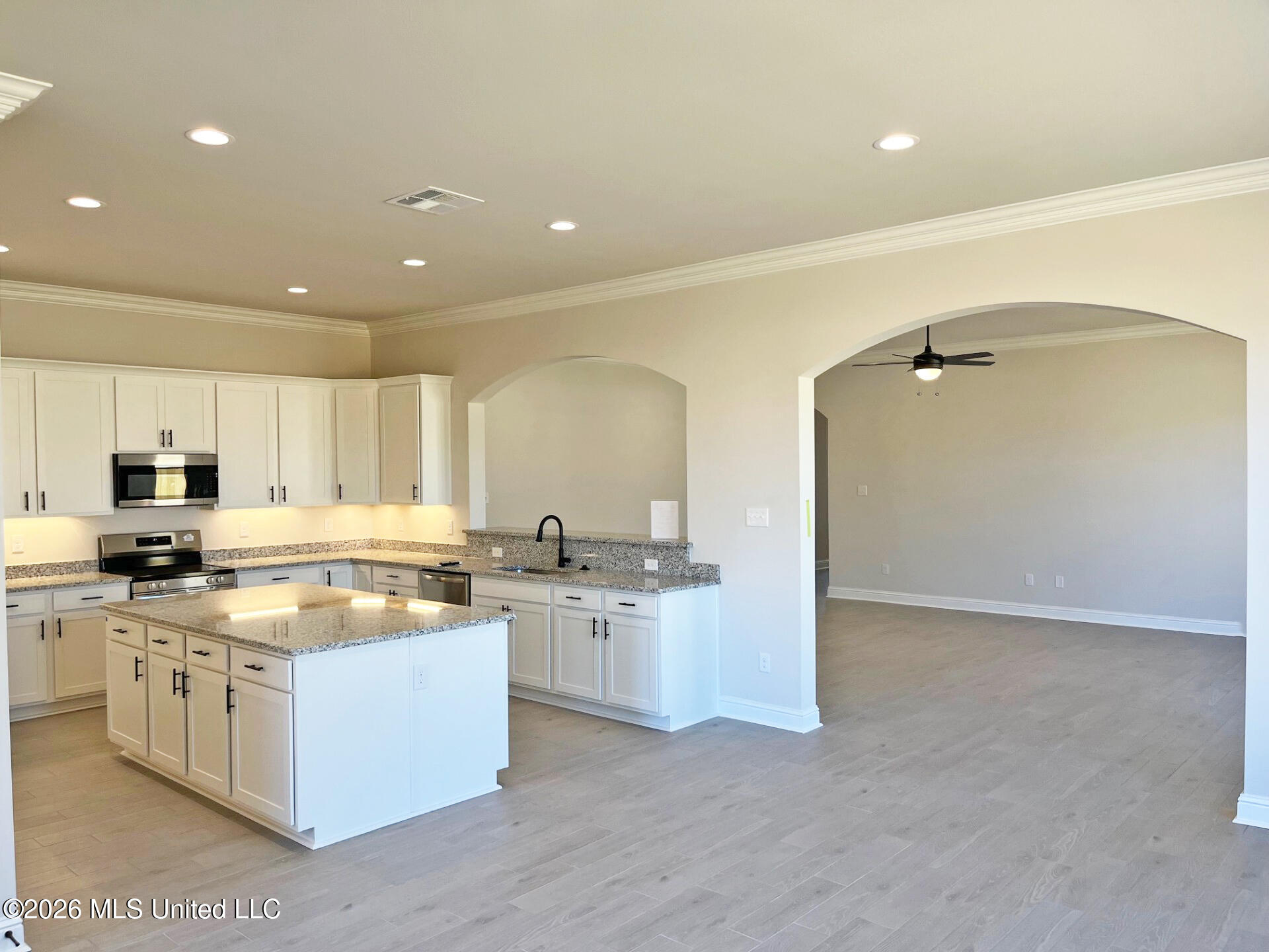 12110 Walker Road Ocean Springs, MS 39564 - Photo 4 of 24 b4399bcf-0b58-4bf4-a649-149bf663203e